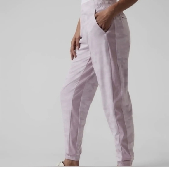 Athleta, NWT, Brooklyn Lined Camo Lux Joggers, Shasta Purple, Size 4 - Picture 3 of 16